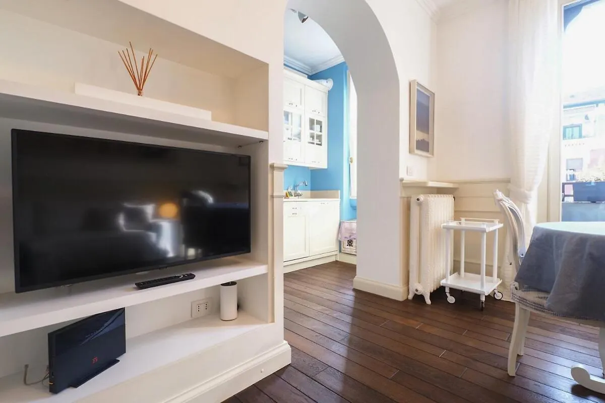 Refined And Bright One-Bedroom Near Risorgimento Milan Apartment