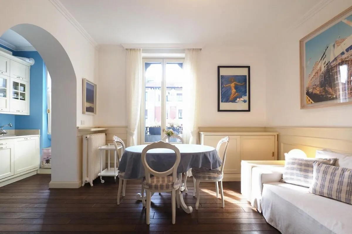 Apartment Refined And Bright One-Bedroom Near Risorgimento Milan