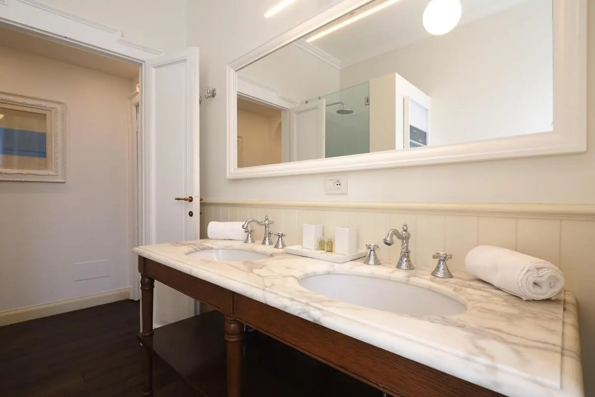 Refined And Bright One-Bedroom Near Risorgimento Milan Apartment