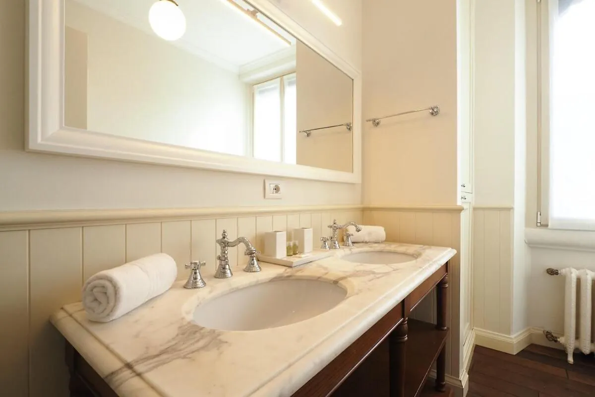 Refined And Bright One-Bedroom Near Risorgimento Milan Apartment