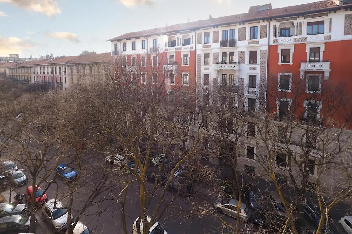 Apartment Refined And Bright One-Bedroom Near Risorgimento Milan