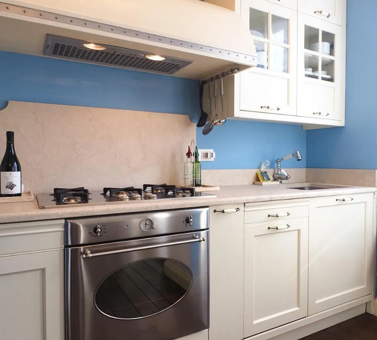 Refined And Bright One-Bedroom Near Risorgimento Milan