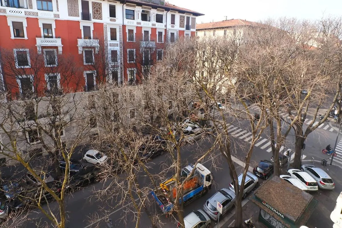 Apartment Refined And Bright One-Bedroom Near Risorgimento Milan