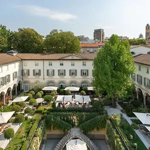 Four Seasons Hotel